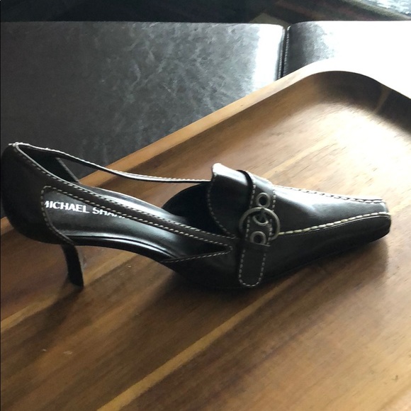 Shoes - Picture 3 of 4